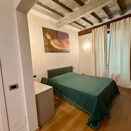 Guest house Serragli Luxury Casa Di Annusca 4*