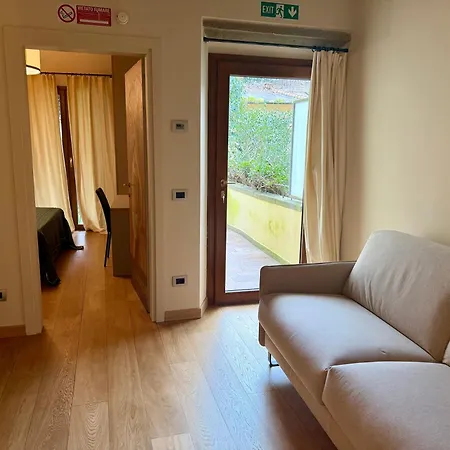 Serragli Luxury Casa Di Annusca 4*