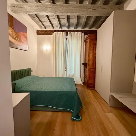 Serragli Luxury Casa Di Annusca Maison d'hôtes 4*